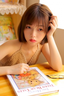 精灵俏女巫